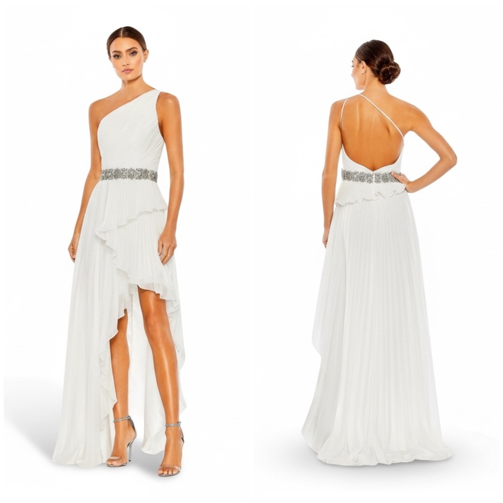 MacDuggal White Pleated One-Shoulder Gown NWT Size 0 Statement Evening Dress